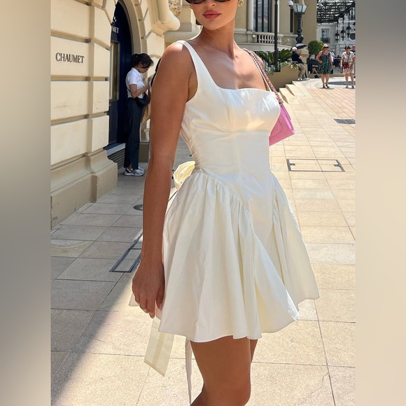 Commense Dresses & Skirts - Commense Coastal Cowgirl Open Back Zippered Short White Dress S Bow Taylor Swift